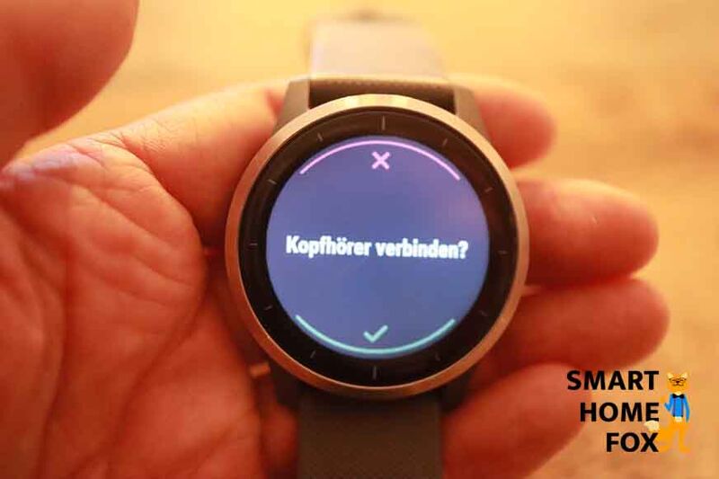 Man sieht die Musikfunktion auf der Uhr.